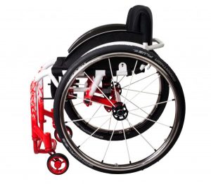 The use of technologically and advanced, built-in air shock means more comfort for you when travelling over bumpy surfaces. It also reduces the risk of damage to the wheelchair